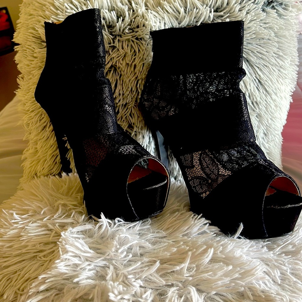 Madison, size 10, black